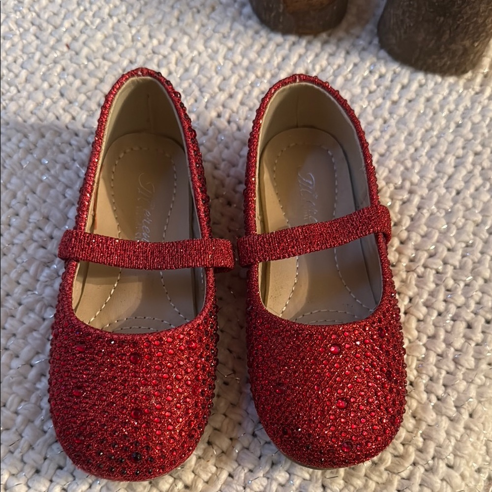 Red Glitter Dress Shoes with Rounded Toe